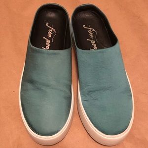 NWOB Free People Teal Wynwood Slide Sneaker